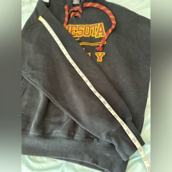 VTG 90’s Men’s Sz: M Minnesota Golden Gophers Hockey lace-up Embroidered hoodie. - Picture 5 of 12
